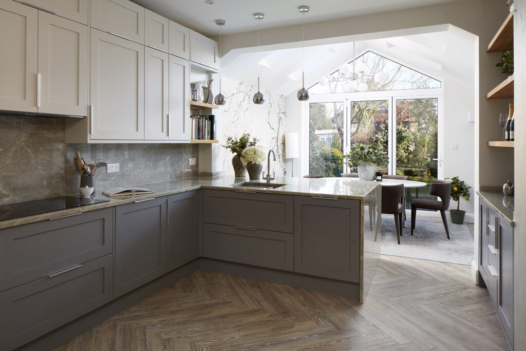 Eltham kitchen and conservatory - peninsular