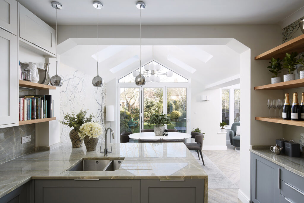 Eltham kitchen and conservatory - peninsular